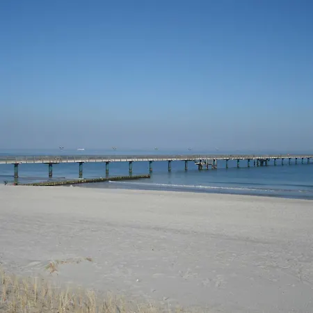 Morgenroete In Der Strandstrasse * Muritz